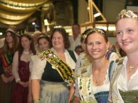 240812 Wolnzach Hopfenkoniginnen wahl Foto Alfred Rtahs  (07)1