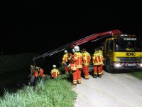 180714_Schierling_PKW_im_Bach_08